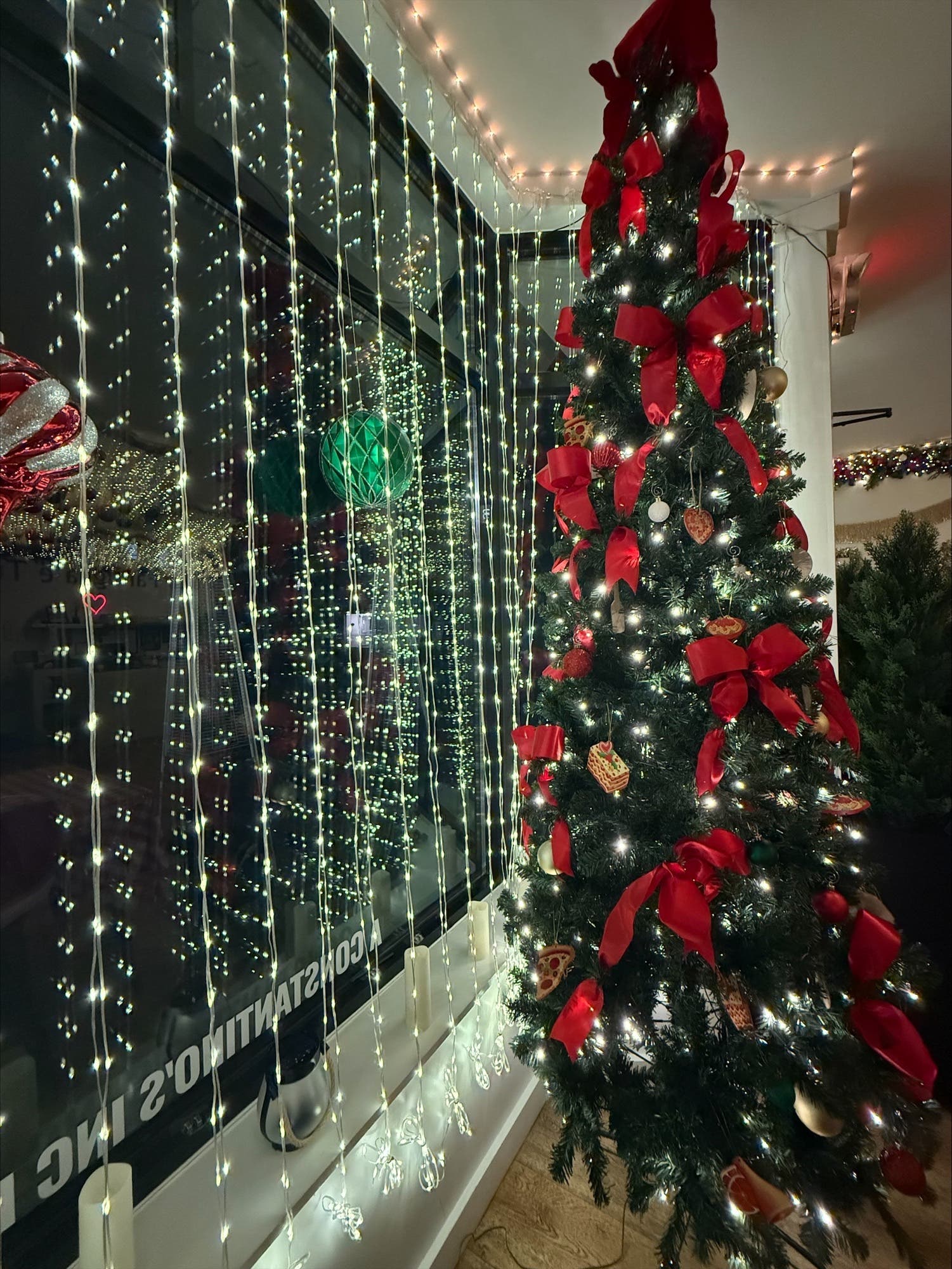 Popular Greenwich Eatery Transformed Into Holiday Wonderland With
